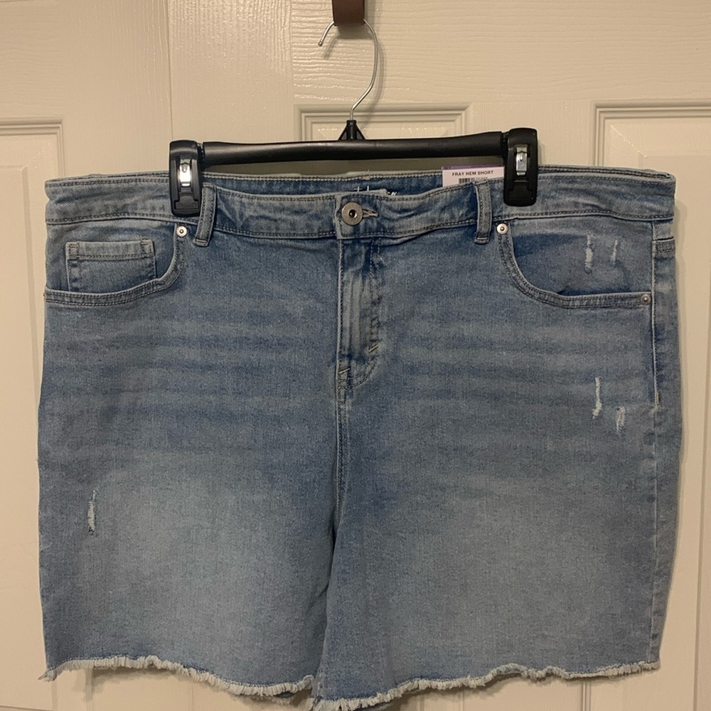 Style & Co Fray Hem Plus Shorts